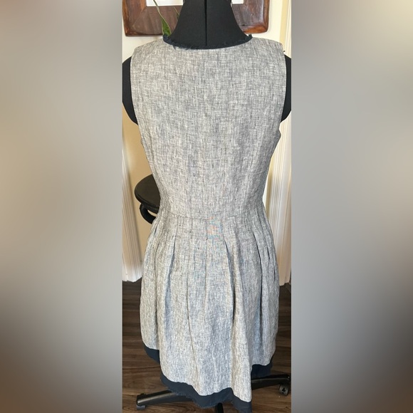 Chic Blue Chambray Linen Dress - Picture 4 of 4